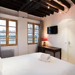 Arts Et 1Br Cozy Flat