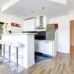 1Br & Louvre Museum - Cityapartmentstay