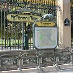 La Villa Du Louvre