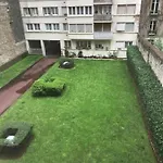 2 Pieces Lumineux Et Calme A Paris
