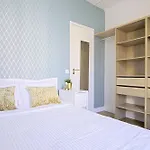 Luxury In The So Chic 16Th District