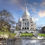 Haussmannian Elegance Close To Montmartre