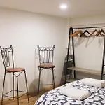 Bright Apartment - Near Garden