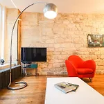 Elegant Appartement Climatise De 65 M2 Avec 2 Ch