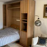 Un Studio De Luxe Les Champs Elysees