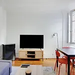 Appartement, Coeur Des Batignolles Montmartre