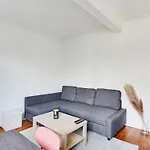 Appartement, Coeur Des Batignolles Montmartre
