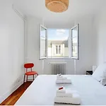 Appartement, Coeur Des Batignolles Montmartre