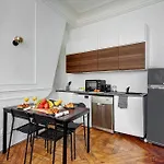 Apartment In Le Marais Centre