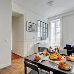 Apartment In Le Marais Centre