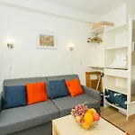 Champs Elysees & Arc De Triomphe - Cityapartmentstay