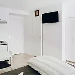 19M2 Studio With Air Conditioning In The 15Th