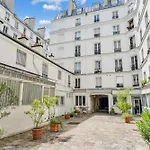 Marais 1Br Cosy Charm
