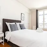 Latin 1Br Nice Area