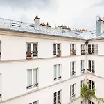 Central Parisian-Style Studio Apart - Sentier