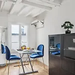 Flat Near Le Louvre