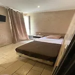 Lpl Paris Hotel