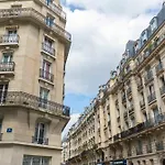 Charming Studio with view near the Sacré Coeur!