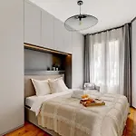 Latin Quarter & Pantheon With Balcony - Cityapartmentstay