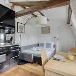 Homely & Pleasant T2 Flat In The Heart Of Paris