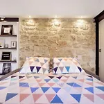 Appartement Atypique Aux Batignolles