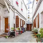 Wonderful Flat In Montmartre