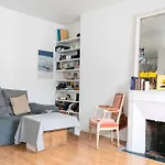Cozy Studio 2 Steps From The Eiffel Tower