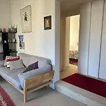 Lumineux Appartement De 47M2 Dans Le 17Eme