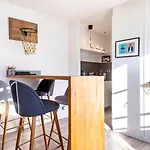 Guestready - Elevated Charm Near Notre-Dame