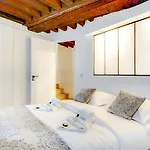 Guestready - Stylish Flat In The Heart Of Paris