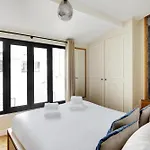 Pick A Flat\'S Apartment In Monrmartre - Rue Lepic