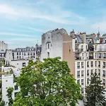 La Suite D\'Arc De Triomphe