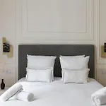The Classy Parisian