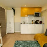 Beautiful Yellow Apartment Near Marais And Bastille