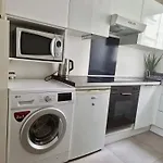 Cosy Apartment Near Concorde