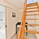 Charmant Studio Avec Mezzanine Boulevard Voltaire