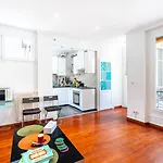 Guestready - Bright Stay Next To The Eiffel Tower