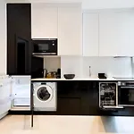 Champs-Elysees Executive Apartment