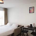 Homyparis