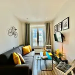 Bright And Stylish For 4 Next Eiffel Tower