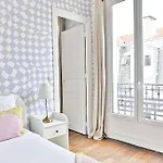 Appartement Charmant Et Colore Montparnasse