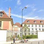 Comfortable Saint Germain Studio