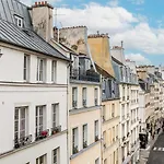 Guestready - Exposed Beams Flat Near Le Marais