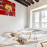 Guestready - Exposed Beams Flat Near Le Marais