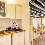Guestready - Exposed Beams Flat Near Le Marais