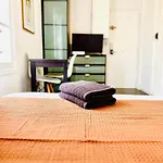 Cosy Place Entre L\'Arc De Triomphe Et Les Champs-Elysees