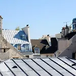 Nest In Paris