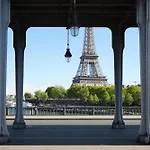 Veeve - Transcendent On The Trocadero