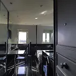 Studio De Luxe