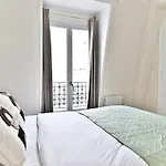 Appartement Cosy Face De Paris Montparnasse
